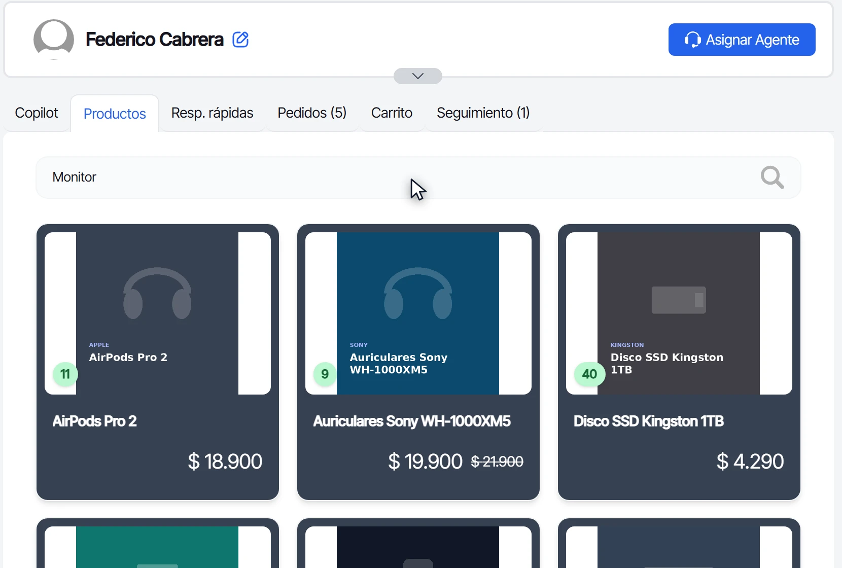 Pestaña Productos del chat con la palabra Monitor escrita en el buscador