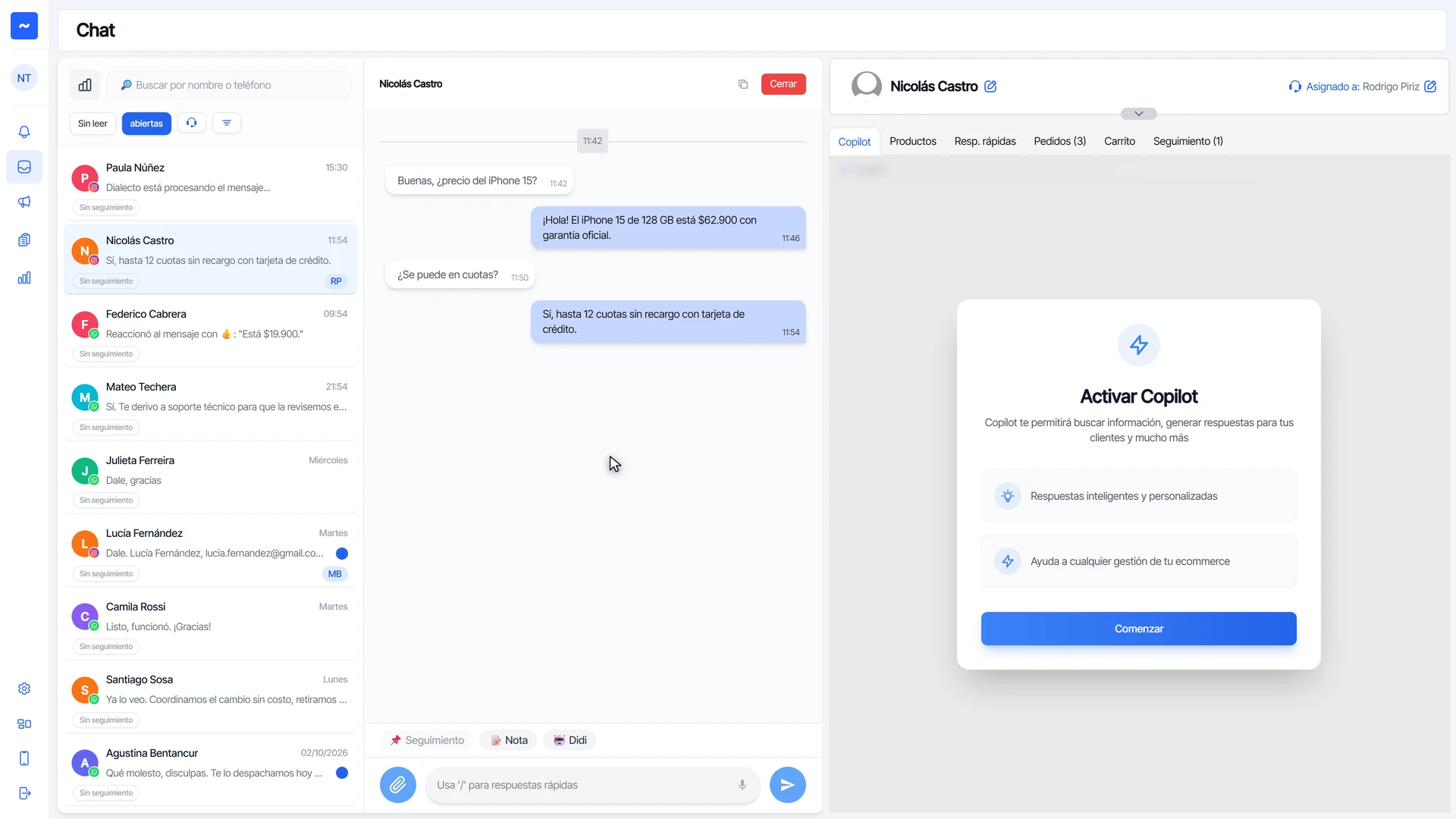 Chat de Dialecto con la lista de conversaciones de varios canales y una conversación abierta