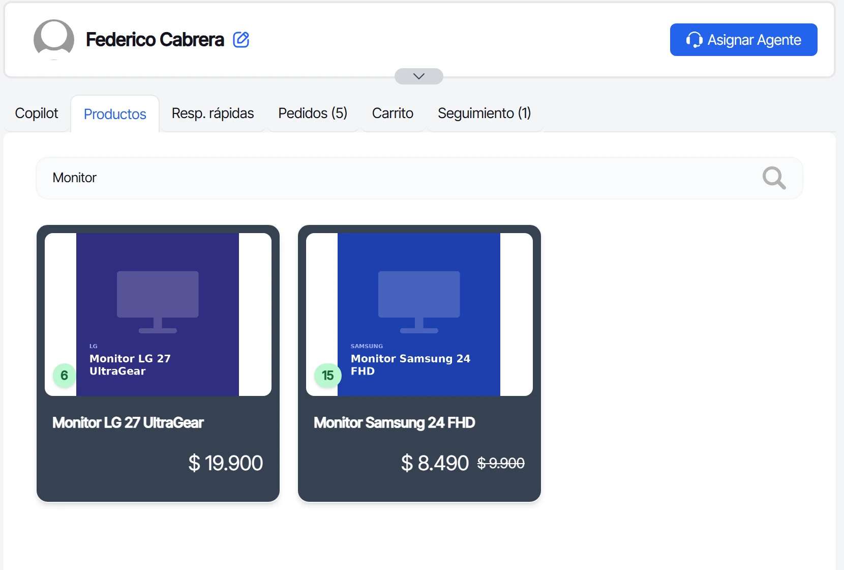Resultados de la búsqueda con las tarjetas de los dos monitores, su precio y su stock